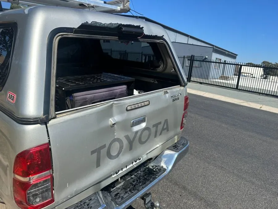 Tail gate silver/gold 2014 TOYOTA HILUX