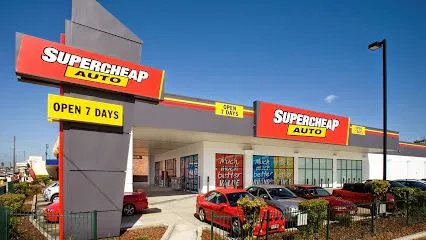 Supercheap Auto Tuggeranong, Greenway