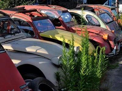 Hilliers Auto Salvage, Lonsdale