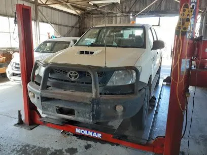 Overland 4X4 Wreckers, Maddington