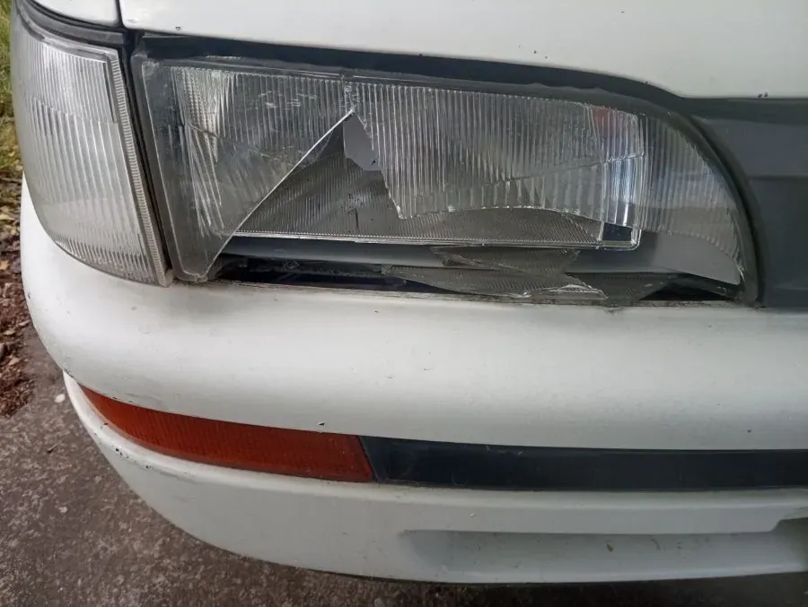 Headlight driver's side
13 inch rim with or without tyre 1999 TOYOTA COROLLA CSI